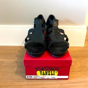 Vaneli Black Textured Patent Leather Sandal - 12